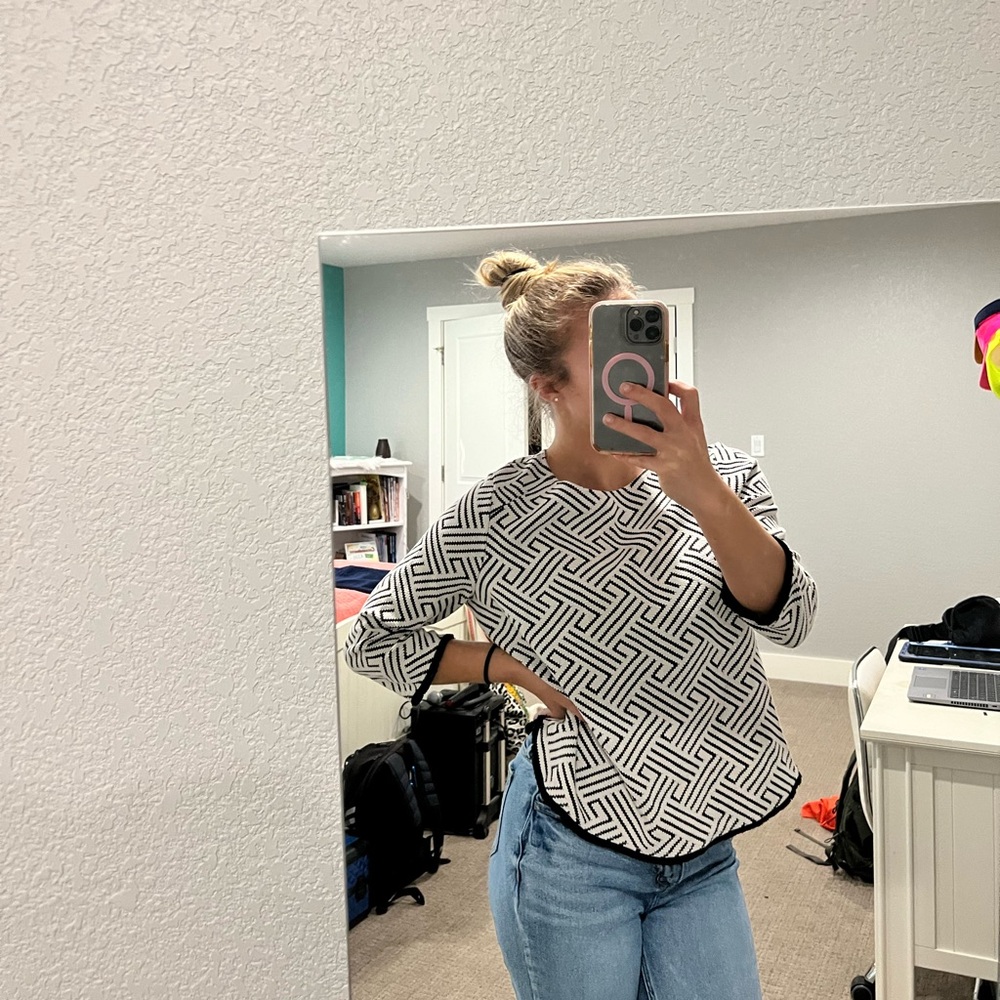 Cute contrast long sleeve!! Never worn!